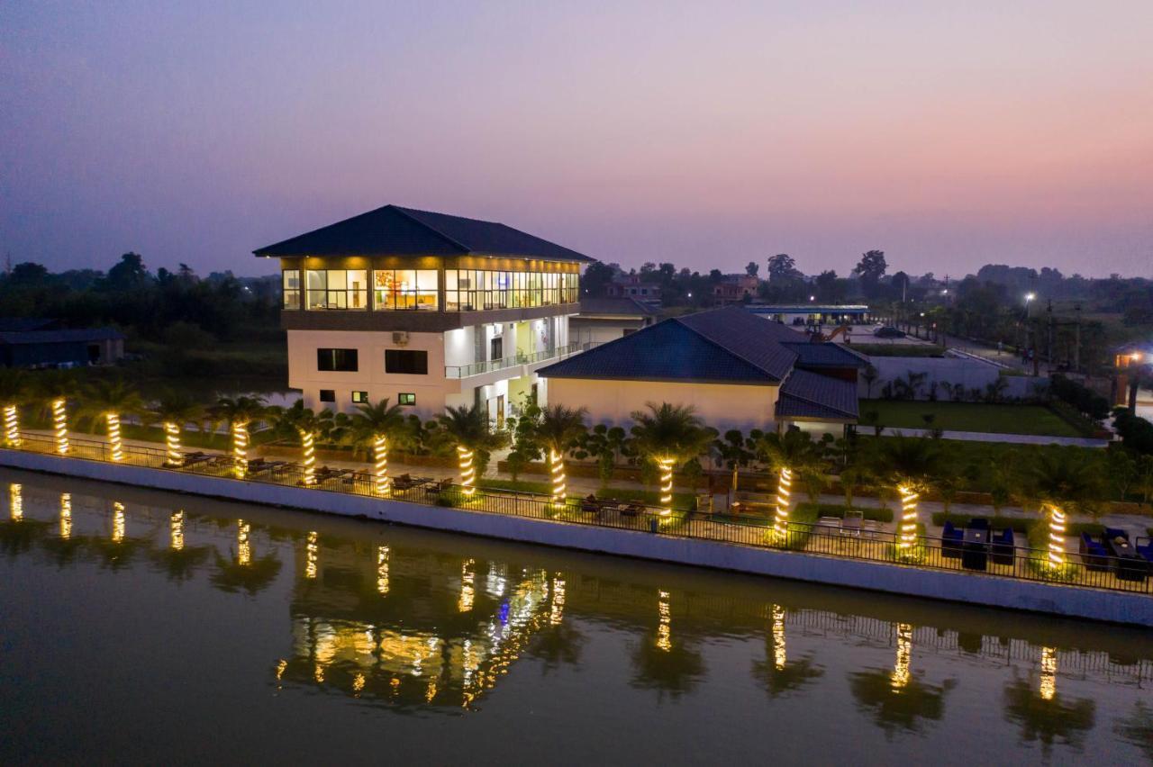 Lumbini Palace Resort Екстериор снимка